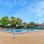 Holiday home Mobilhome Bord De Mestras *