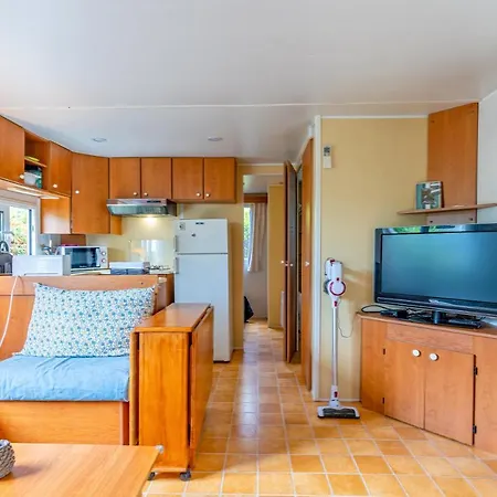 Campsite Mobilhome Bord De Mestras *