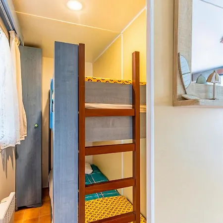 Campsite Mobilhome Bord De Mestras